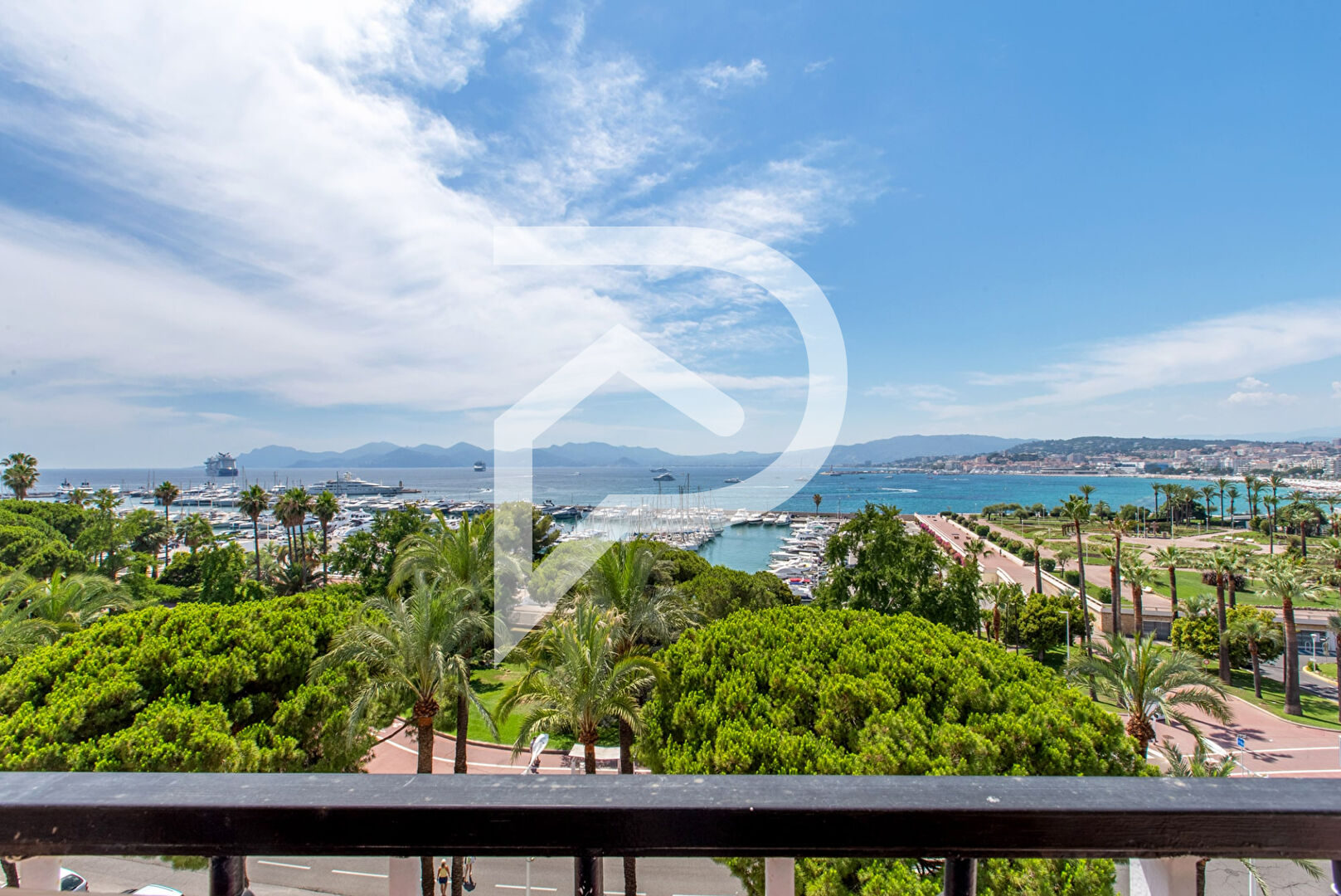 Agence immobilière de STEPHANE PLAZA IMMOBILIER CANNES POINTE CROISETTE